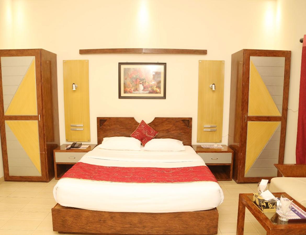 The Grand Regency Hotel Bahawalpur Exterior foto
